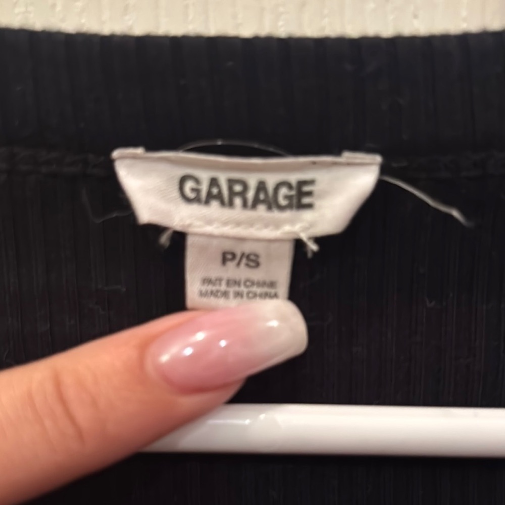 Black V-Neck Ribbed Women's Top - Picture 4 of 7